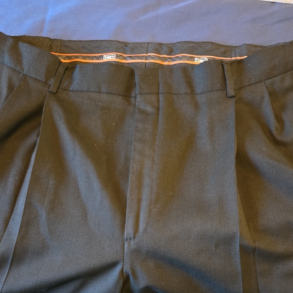 Haggar Men's Classic Black Pants. 40x32